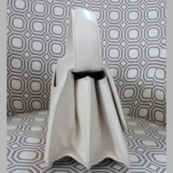 Frenchy of California Ivory Handbag with Detachable Strap - Picture 6 of 10